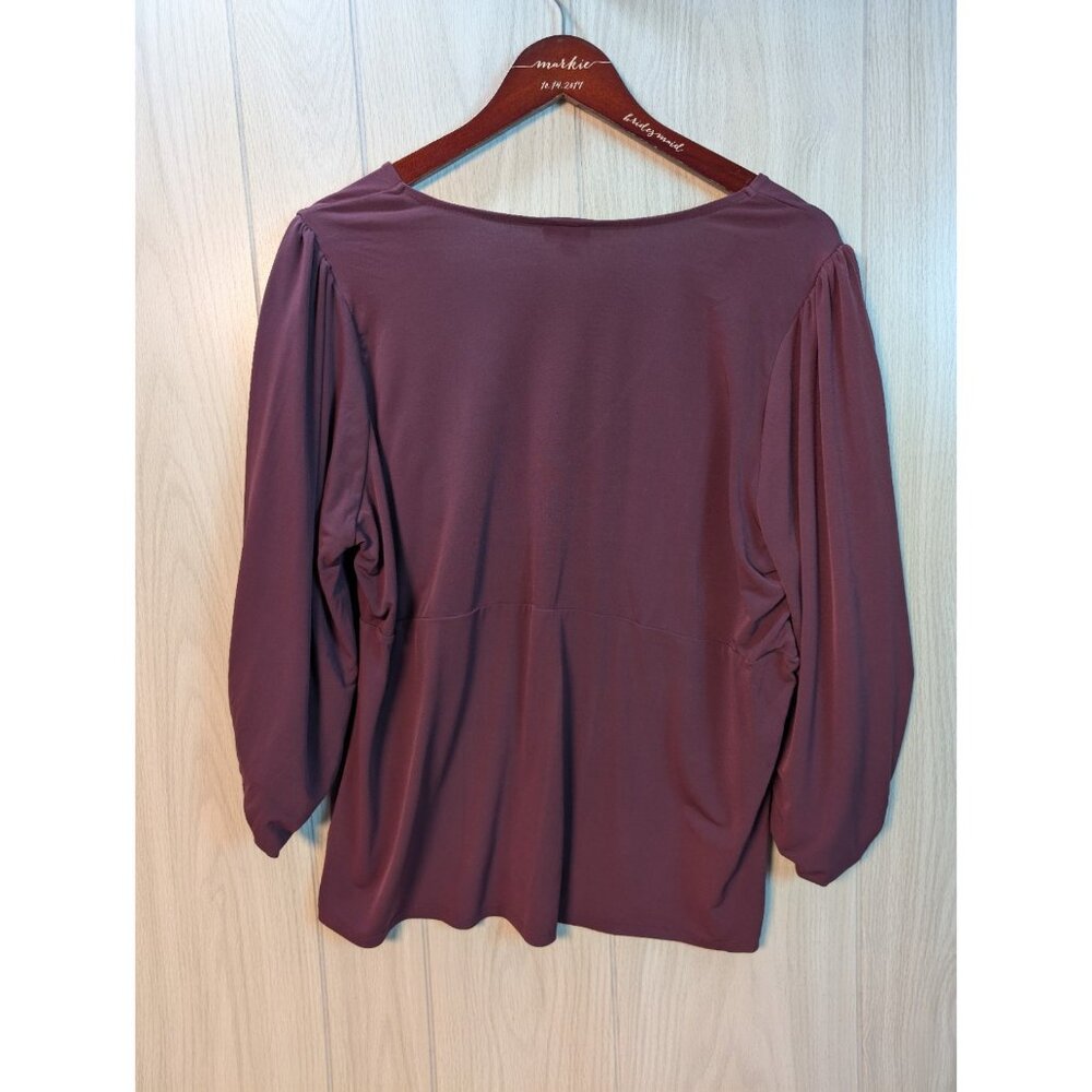 Torrid, Purple Studio Knit V-Neck Quarter Sleeve Shirred Top, Plus Size 2 - Picture 4 of 7